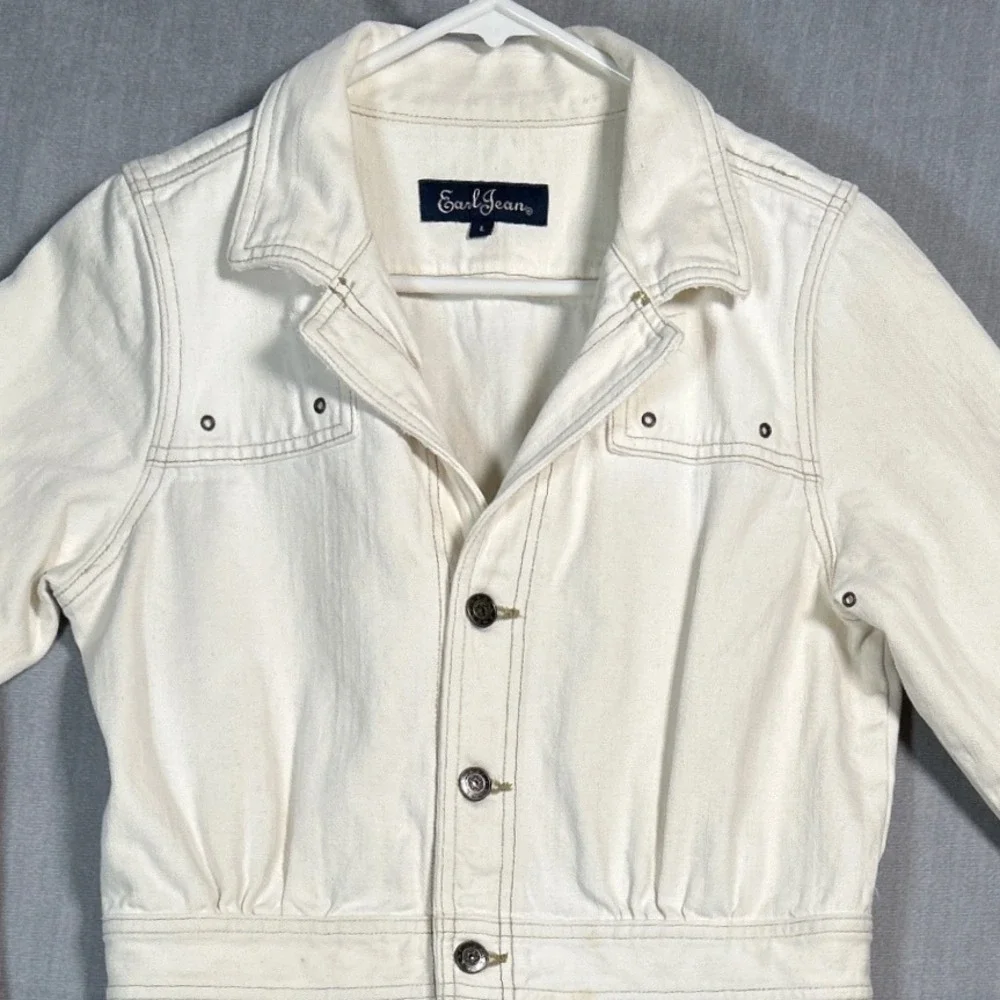Earl Jean White Denim Jacket Women Large Button Pockets Studded Cuffs Trucker